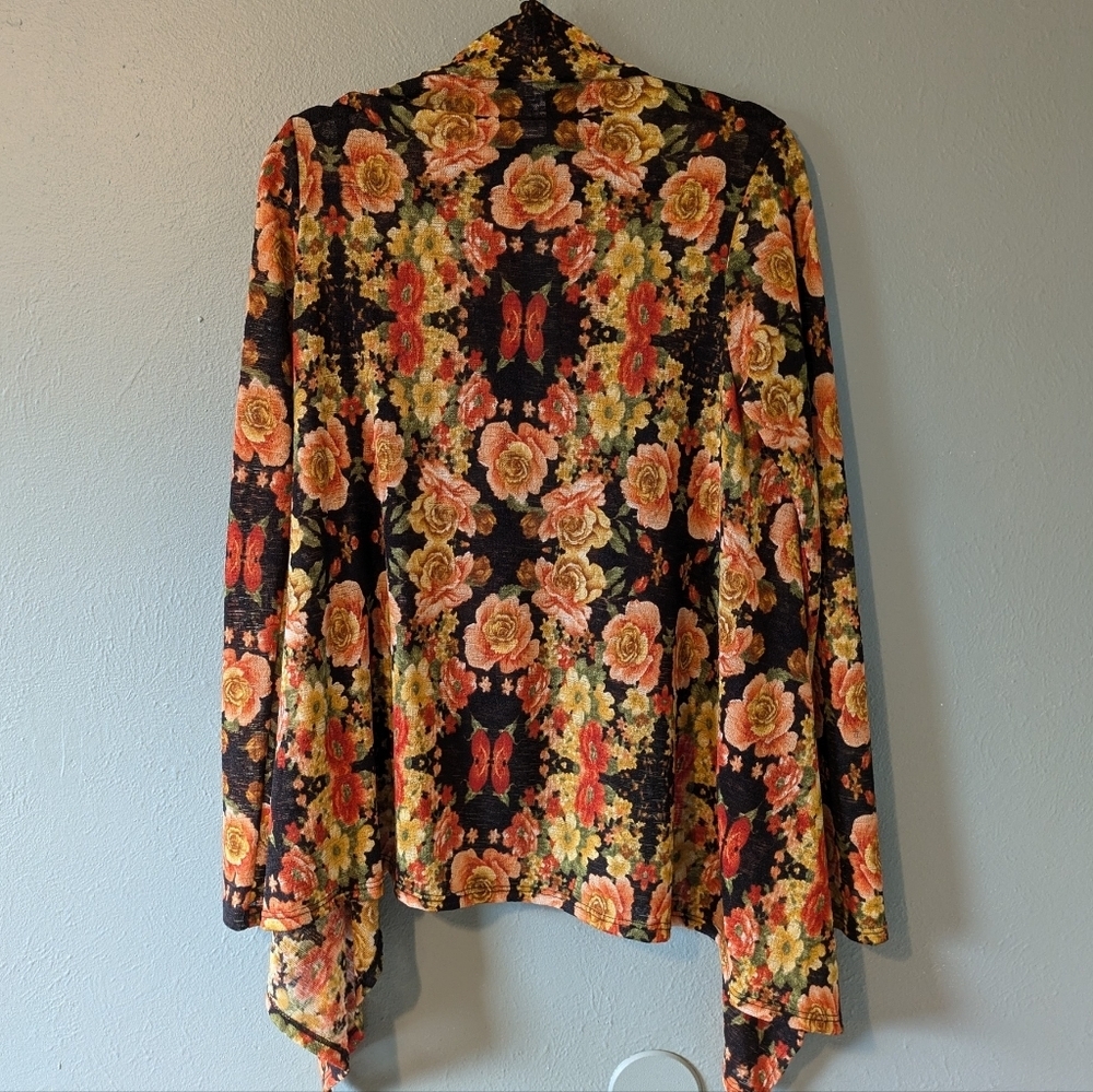 Bobeau Floral Sheer Open Waterfall Front Top Size M - Picture 3 of 5